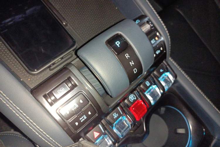 Used Formula Leopard Leopard 5 2023 Navigator Edition
