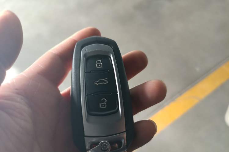 Used Geely Auto Emgrand GL 2017 1.3T Manual Elite Model Interior 1