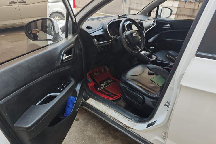 Used Brilliance V3 2020 1.6L Manual Comfort Starry Edition
