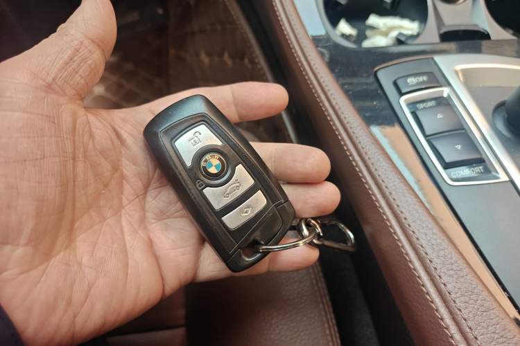 Used BMW 5 Series 2014 520i Elegant Edition