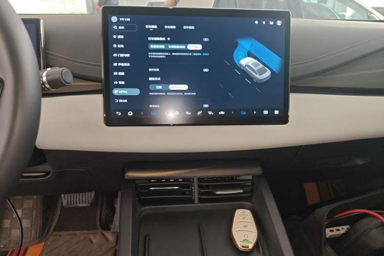 Used BYD Seal 06 New Energy 2025 DM-i Smart Drive 80KM Luxury Model Audio And AC Panel