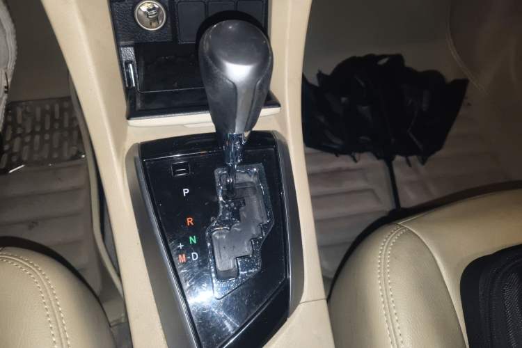 Used Toyota Corolla 2014 1.6L CVT GL Gear Lever