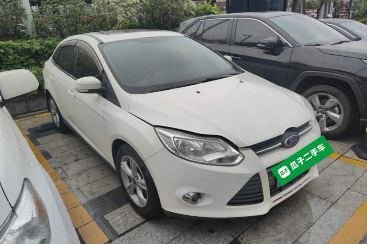 Used Ford Focus 2012 Sedan 1.6L Automatic Fashion Edition