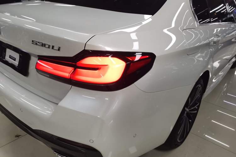 Used BMW 5 Series 2021 530Li Leading Model M Sport Package Right Rear Taillight