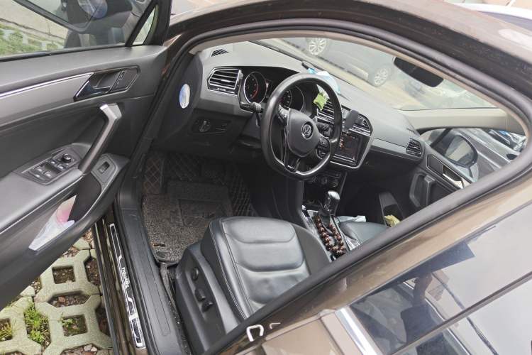 Used Volkswagen Tiguan L 2019 330TSI Automatic Two-Wheel Drive Smart Luxury Version China V Emission Standard