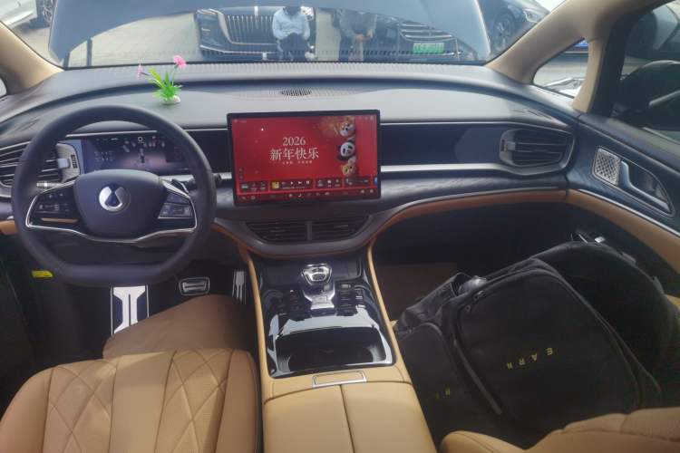 Used Denza D9 2025 DM-i Smart Drive 1020 Four-Wheel Drive Deluxe Model
