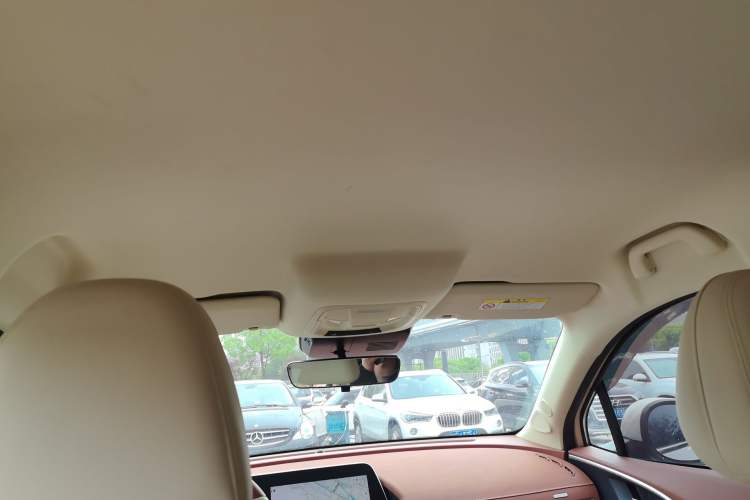 Used ORA Good Cat 2022 Morandi Edition 400km Standard Range Luxury Version Lithium Iron Phosphate