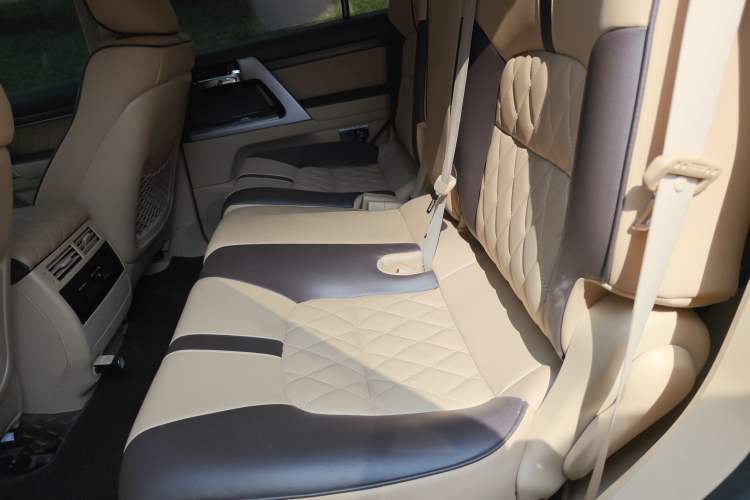 Used Toyota Land Cruiser 2016 4.0L Automatic Transmission Middle East Version Left Rear Seat