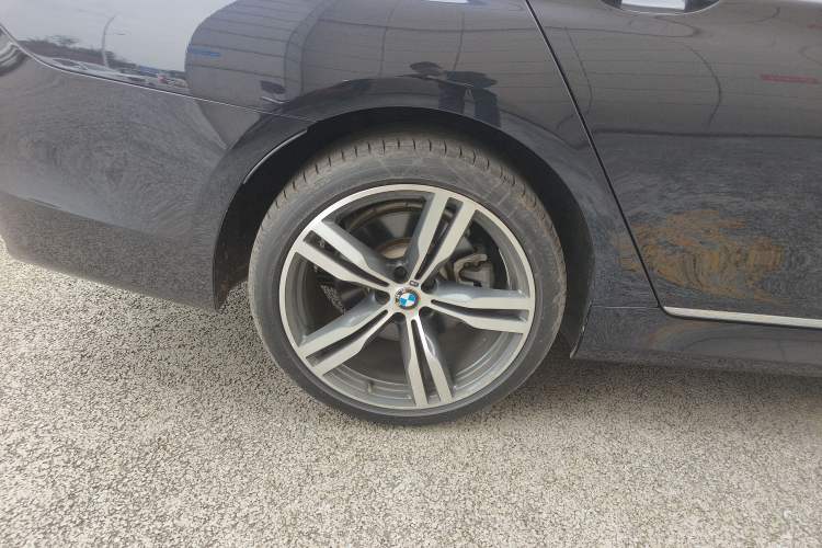 Used BMW 7 Series 2018 740Li M Sport Package Leading Model Right Rear Wheel Hub