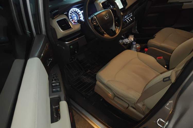 Used Honda Odyssey 2015 Revised Version 2.4L Comfort Edition