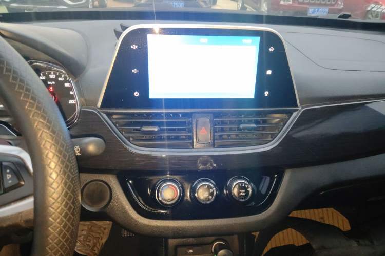 Used Baojun 310 2016 1.2L Manual Luxury Model
