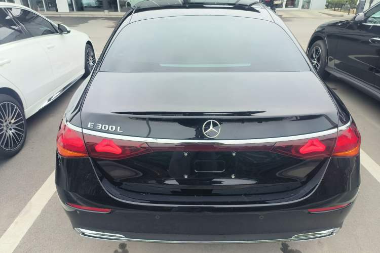 Used Mercedes-Benz E-Class 2025 Facelift E 300 L Fashion Edition
