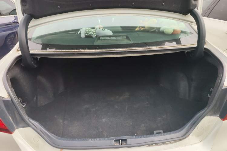 Used Toyota Camry 2016 2.0G 10th Anniversary Leading Edition Trunk