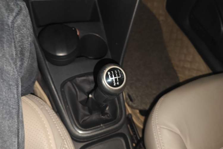 Used Volkswagen Polo 2013 1.6L Manual Comfort Edition
