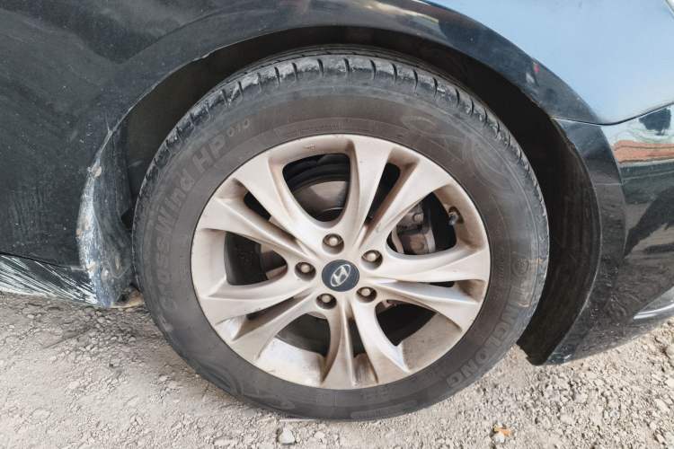 Used Hyundai Sonata 2011 2.0L Automatic Leading Edition Right Front Wheel Hub