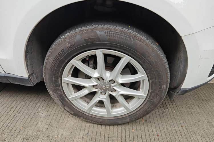 Used Audi Q5 2013 40 TFSI Technology Edition Right Front Wheel Hub