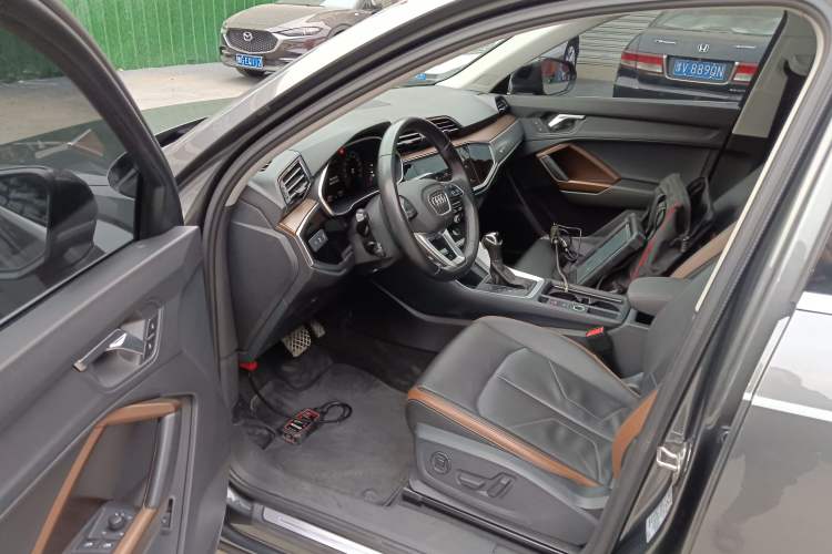 Used Audi Q3 2022 35 TFSI Fashionable and Elegant Model Driver Seat