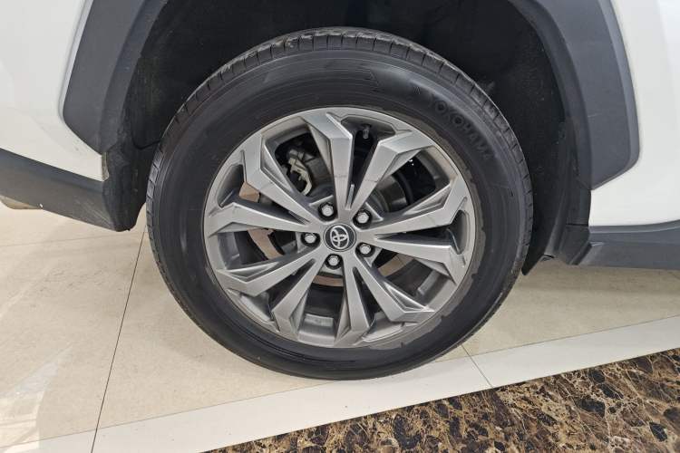 Used Toyota RAV4 2023 2.0L CVT Two-Wheel Drive 20th Anniversary Platinum Edition