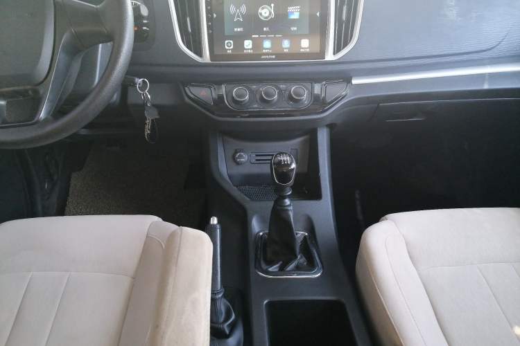 Used FORTHING Lingzhi 2022 M5L 2.0L Utility Model 7 Seats