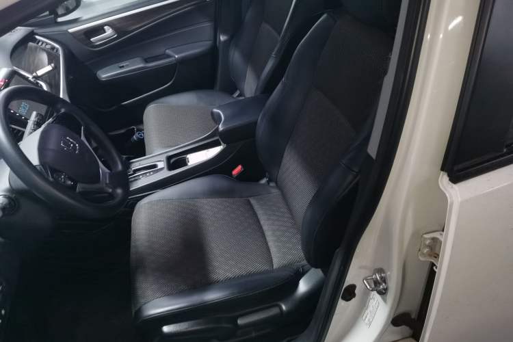 Used Honda Jade 2017 1.8L automatic Comfort version 5 seats
