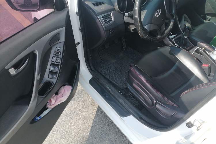 Used Hyundai Elantra (5th Generation / Langdong) 2016 1.6L Manual Luxury Model