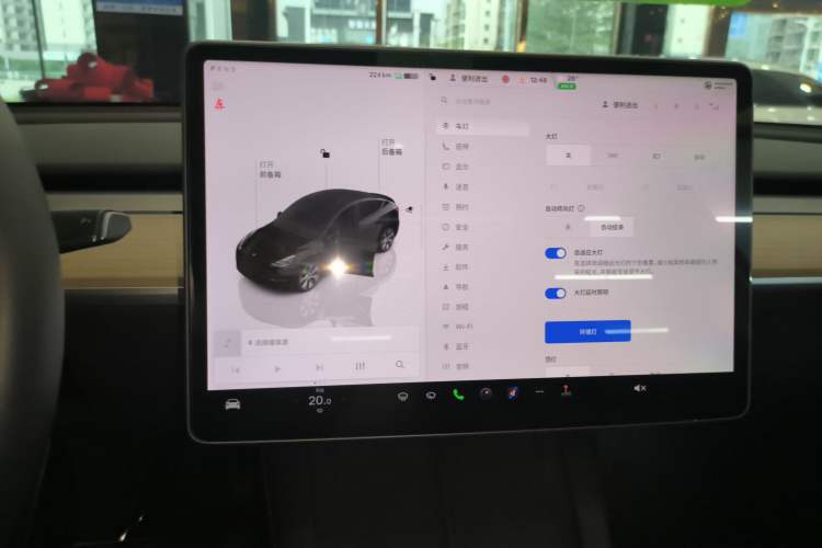 Used Tesla Model Y 2022 Long-Range All-Wheel-Drive Version
