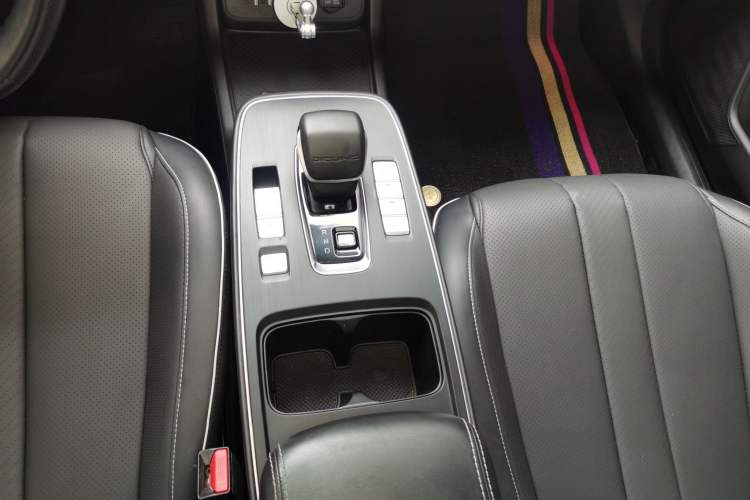 Used BAIC Beijing EU5 PLUS 2024 R500 Standard Travel Edition Gear Lever