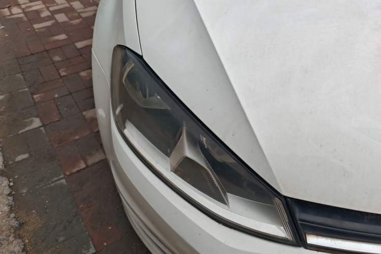 Used Volkswagen Golf 2016 1.6L Manual Fashion Edition Right Front Headlight