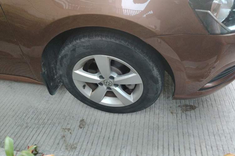 Used Volkswagen Gran Lavida 2015 1.6L Automatic Fashion Edition
