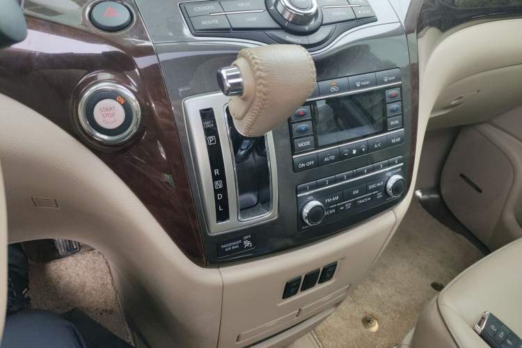 Used Nissan Quest 2015 3.5L SL
