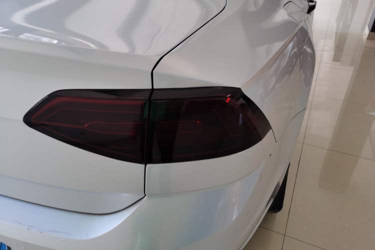 Used Volkswagen Lamando 2015 280TSI DSG Comfort Edition Right Rear Taillight