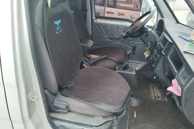 Used Wuling Zhiguang 2020 1.2L Van Utility Model China VI Emission Standard 2 Seats LSI
