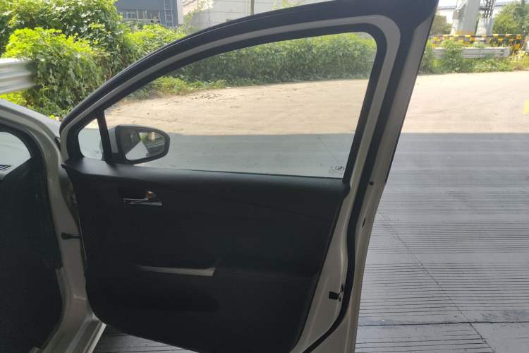 Used Chevrolet Lova RV 2016 1.5L Automatic FunDrive Edition