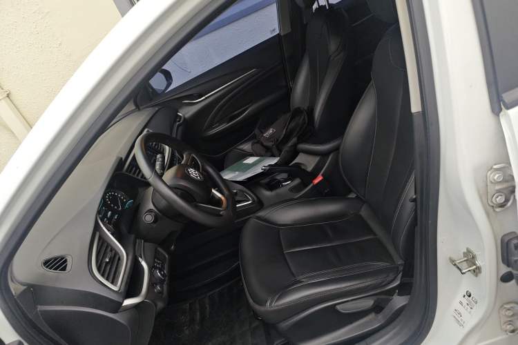 Used Buick GT 2015 15N Automatic Deluxe Edition Left Front Seat