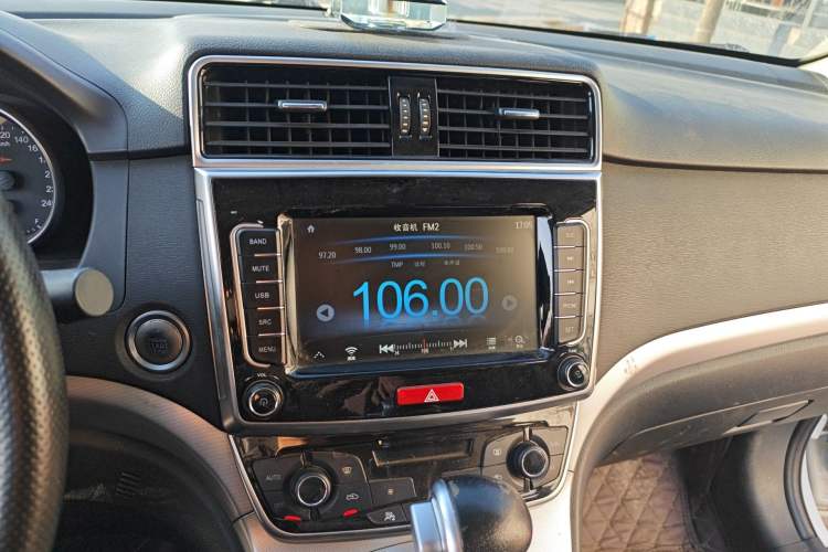 Used Haval M6 2019 1.5T DCT Two-Wheel Drive Elite Version China VI Standard Audio And AC Panel