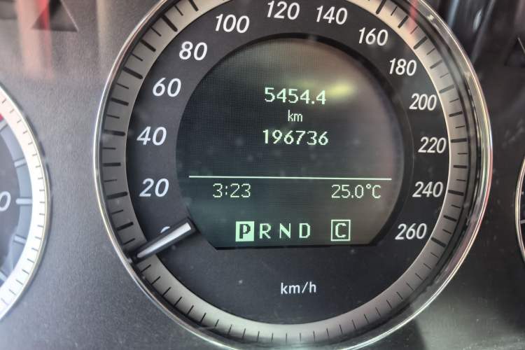 Used Mercedes-Benz C-Class 2010 C 180K Classic model Odometer Close Up