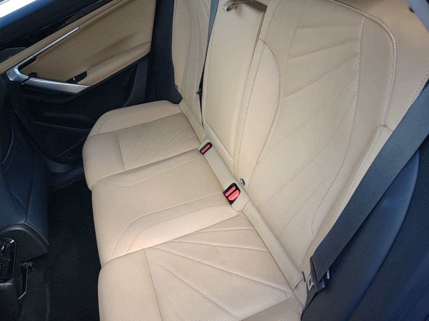Geely Auto FX11 2023 2.0TD DCT Prestige Edition — снимка 20