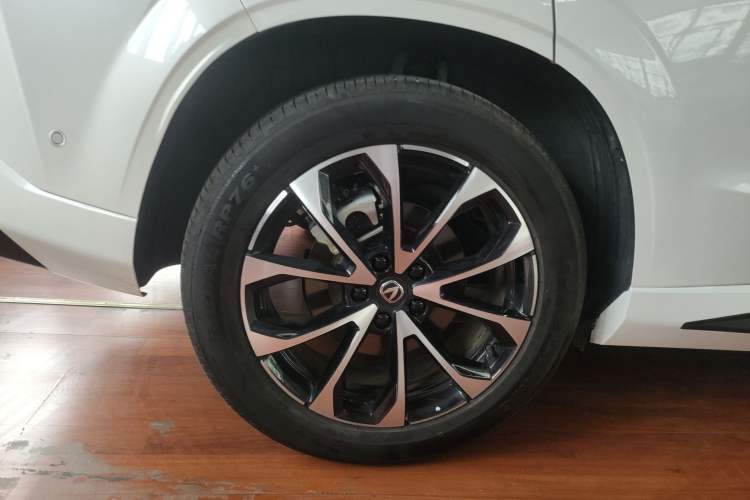 Used CHANGAN UNI-Z New Energy 2024 Blue Whale Smart Electric iDD 125km Excellence Model Exterior 5