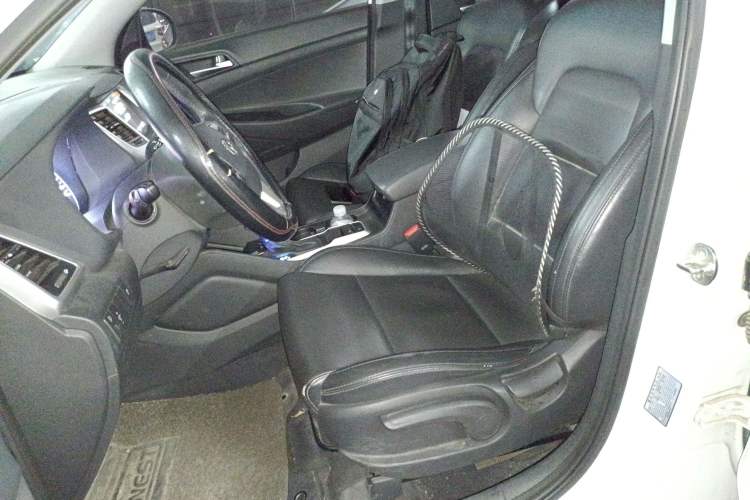 Used Hyundai Tucson 2015 1.6T Dual-Clutch Two-Wheel-Drive Smart Model Left Front Seat