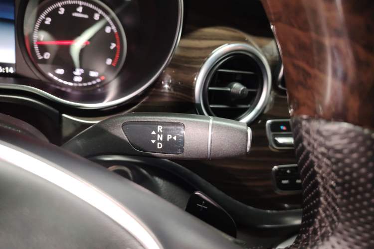 Used Mercedes-Benz V-Class 2018 V 260 Avantgarde Edition China VI
