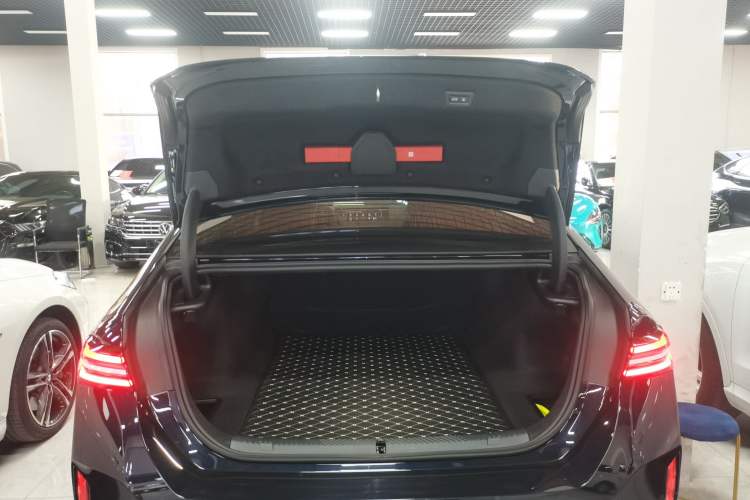 Used BMW i5 2025 eDrive 40L M Sport Package
