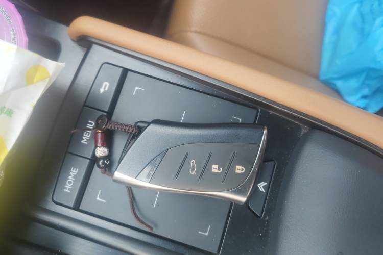 Used Lexus ES 2021 300h Excellence Edition
