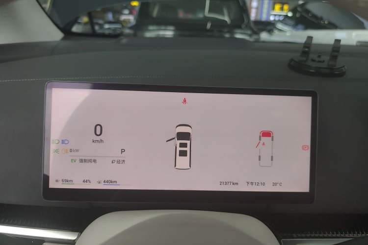 Used VOYAH Dream 2025 PHEV Four-Wheel-Drive Flagship Kunpeng Edition
