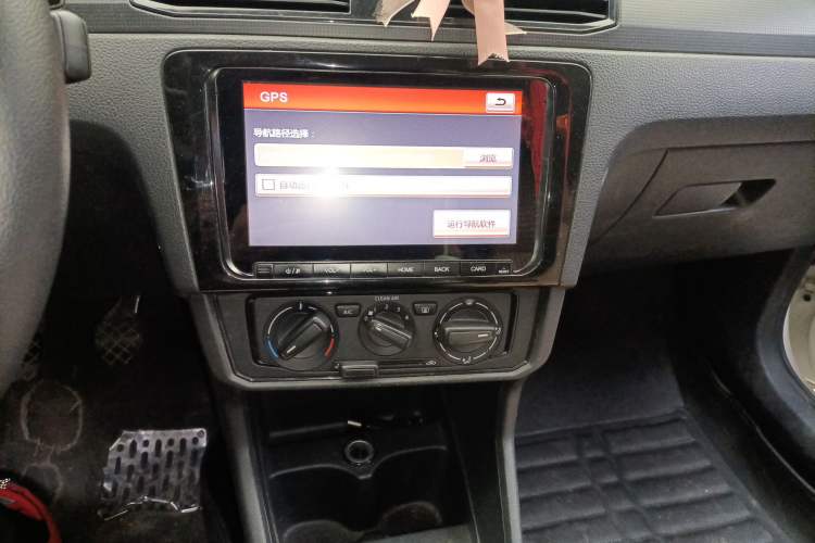 Used Volkswagen Santana 2016 1.6L Manual Fashion Edition Audio And AC Panel