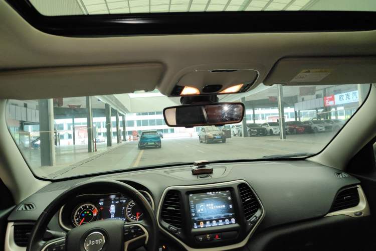 Used Jeep Cherokee 2017 2.4L Superior Edition Headliner