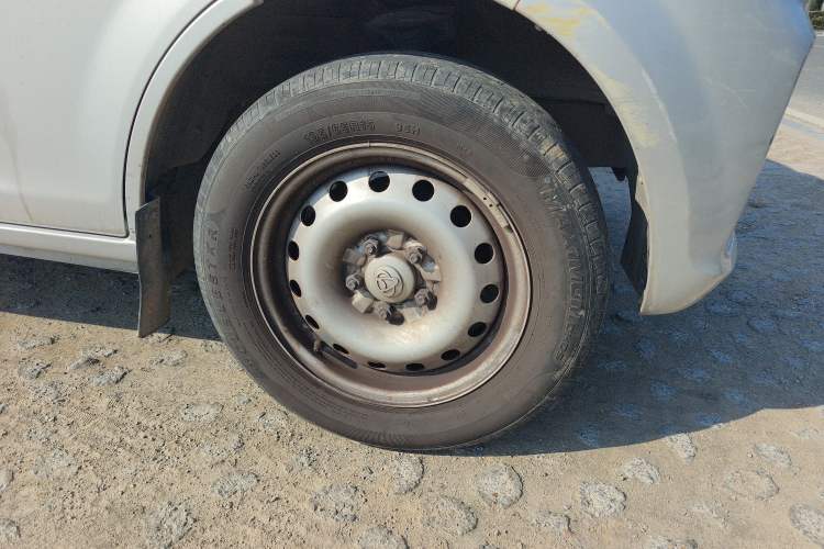 Used Kuayue Kuayue Xing V5 EV 2021 Luxury 6-Seater Passenger Bus with Lingdian System
