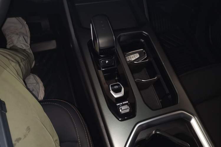 Used Geely Auto Haoyue L 2023 2.0T DCT Prestige Edition
