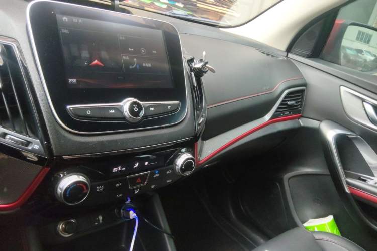 Used CHANGAN CS55 2018 1.5T Manual Colorful Model China V Standard
