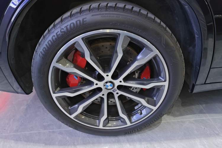 Used BMW X3 2023 xDrive30i Leading Model M Night Edition Package Right Rear Wheel Hub