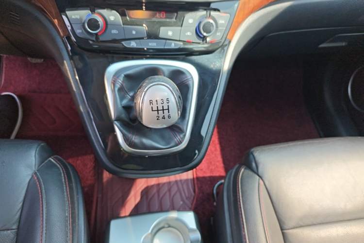 Used Haval H6 2013 Sports Edition 1.5T Manual Two-Wheel Drive Elite Model
